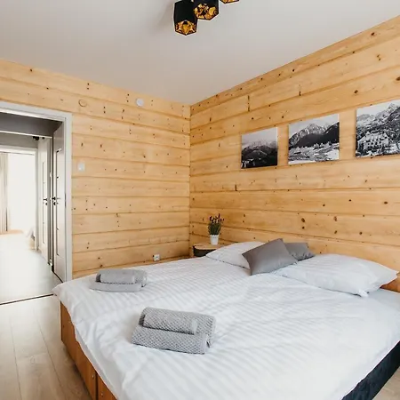 Gimnazjalna 16 דירה *